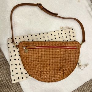 Clare V grande Fanny pack in natural woven leather